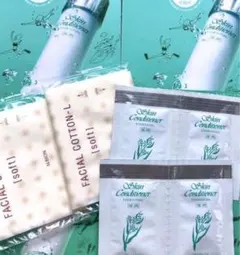 スキンコンディショナーエッセンシャル　アルビオン　化粧水　スキンケア　コットン