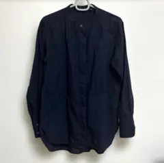 美品　ユニクロUNIQLO バンドカラーピンタックブラウス　ネイビー　M