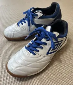 UMBRO ACCERATOR フットサルシューズ ホワイト ブルーのサムネイル