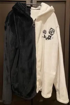 ニーアクロージング　パーカー