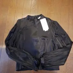 ZARA 黒 サテンブラウス Lサイズ 花の装飾 5,990円