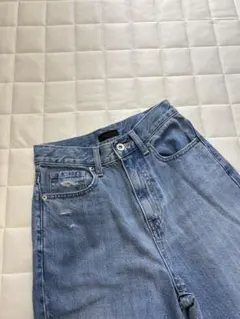 ユニクロ　ダメージジーンズ