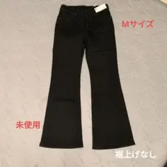 未使用✨ GU フレアジーンズ ブラック Mサイズ（裾上げなし）のサムネイル
