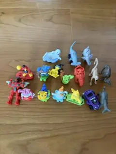 キンダーサプライズ キンダリーノ フィギュア 小物入れ キャラクター
