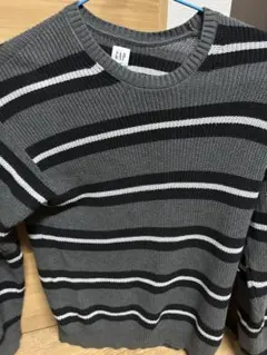 GAP グレー・黒ストライプニットセーター