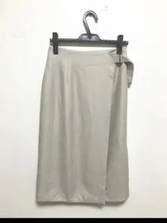 ★新品タグつき。ナチュラルビューティーベーシック　スカート