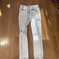 INGNIライトブルー スキニーデニム 膝ダメージ