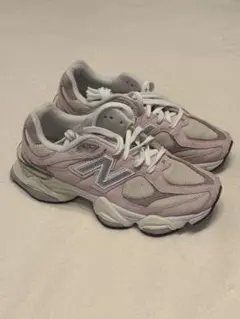 New Balance 9060 ピンク スニーカー　24.0センチのサムネイル