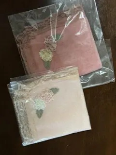 ピンクの花柄刺繍ハンカチ2枚セット