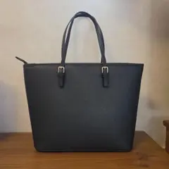 黒の合成皮革トートバッグ