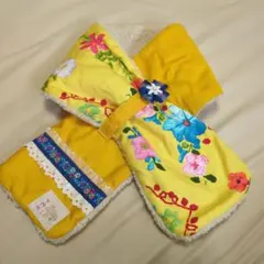花柄刺繍プリントイエローマフラー　ブローチ付き（ハンドメイド品です。）