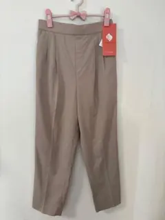 新品未使用　グローバルワーク　うつくシルエットテーパードパンツ　Mサイズ