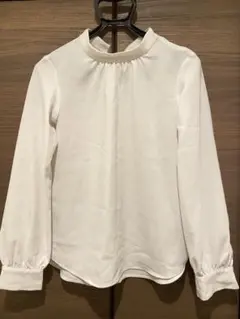 ホワイトシャツ