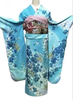 よ*ち様 振袖フルセット‼️人気白地 薔薇蝶々金駒金彩煌びやか際立つ