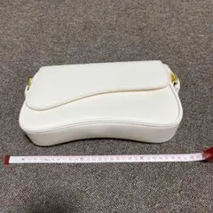 ホワイト ショルダーバッグ