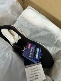 新品　SKECHERS D'LUX-WALKER ブラックスニーカー