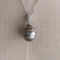 【最終価格】大珠13mmサークルバロックグレー系黒蝶真珠ペンダントトップ