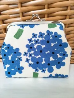 ☆ハンドメイドがま口ポーチ　アジサイブルー☆