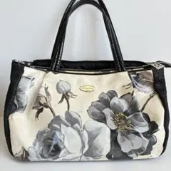 Think Bee! シンクビー　花柄 トートバッグのサムネイル