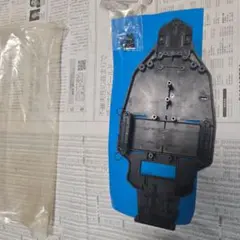 ジャンク長期保管品　タミヤ製　TA04用？ハード？シャーシ　使用済のサムネイル