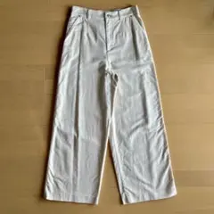 human woman カジュアルパンツのサムネイル