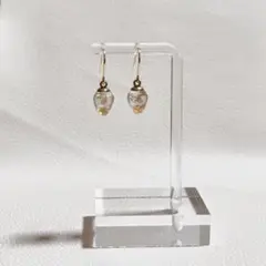 小ぶりな虹色《ピアス》
