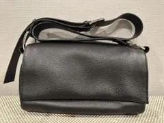 【未使用】BEARDSLEY ビアズリー　レザーボディバッグ　ブラック