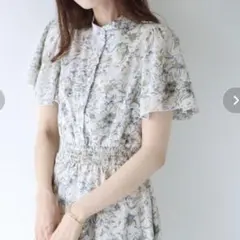 ワンピース　フレアスリーブ　花柄　白　ケープ　スタンドカラー　BLUEEAST
