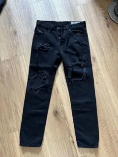 値下げ！DIESEL MHARKY ダメージデニムパンツ ブラックのサムネイル