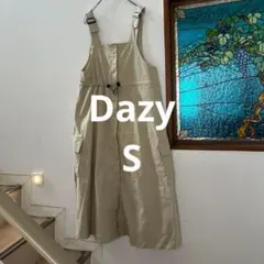 DAZY ジャンパースカート　カーキ Sだけど大きめサイズ　マタニティ