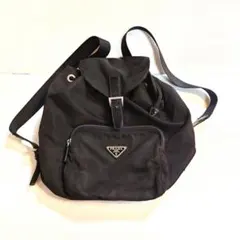 PRADA 黒 リュック・バックパック三角プレート　ビンテージ