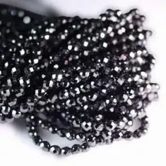 キラキラ漆黒　ブラックスピネル　32面カット　約3ｍｍ　50粒　特価　天然石