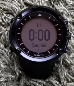 SUUNTO 7 ブラック 本体と充電ケーブル - メルカリ