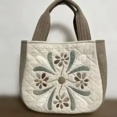 パッチワークキルトトートバッグ　ハンドメイド