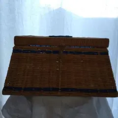 レトロバスケット