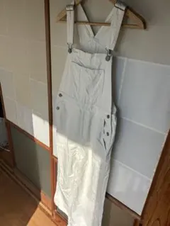 ホワイト サロペット 前面ポケット付き