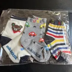 ミキハウスの可愛いデザインのベビー靴下3足セット。大体11-15cm