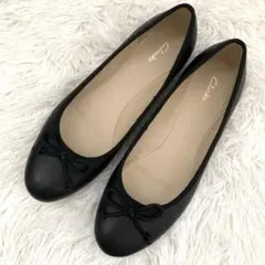 美品！Clarks artisan ブラック フラットシューズ 22センチ 深緑
