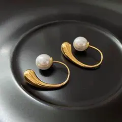 ドロップ フープピアス 2wayデザイン 秋冬コーデ ゴールド