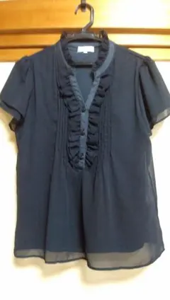 グローバルワークのネイビーブラウス