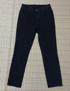 UNIQLO ブラック スキニーパンツ ストレッチ素材