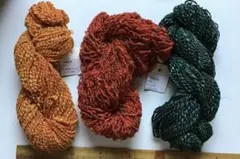 毛糸　手紡ぎ糸　オレンジ　赤　緑