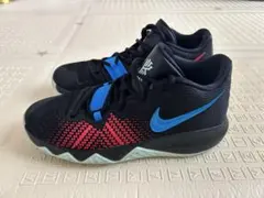 NIKE Kyrie Flytrap バスケットボールシューズのサムネイル