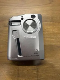 Fujifilm FinePix F710 コンパクトデジタルカメラ - メルカリ