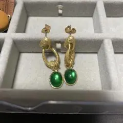 緑　ピアス