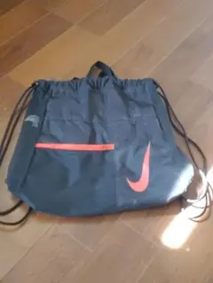 Nike ストライプドローストリングバッグ - メルカリ
