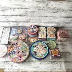 美品 ディズニーシー ダッフィー お菓子缶　缶のみ 12点セット 缶バッジ