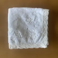 ホワイト花柄刺繍タオルハンカチ