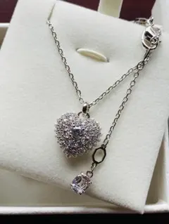 ほぼ新品 スワロフスキーSWAROVSKI Idyllia ペンダント ハート - メルカリ