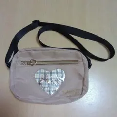 ベージュ ショルダーバッグ　女の子